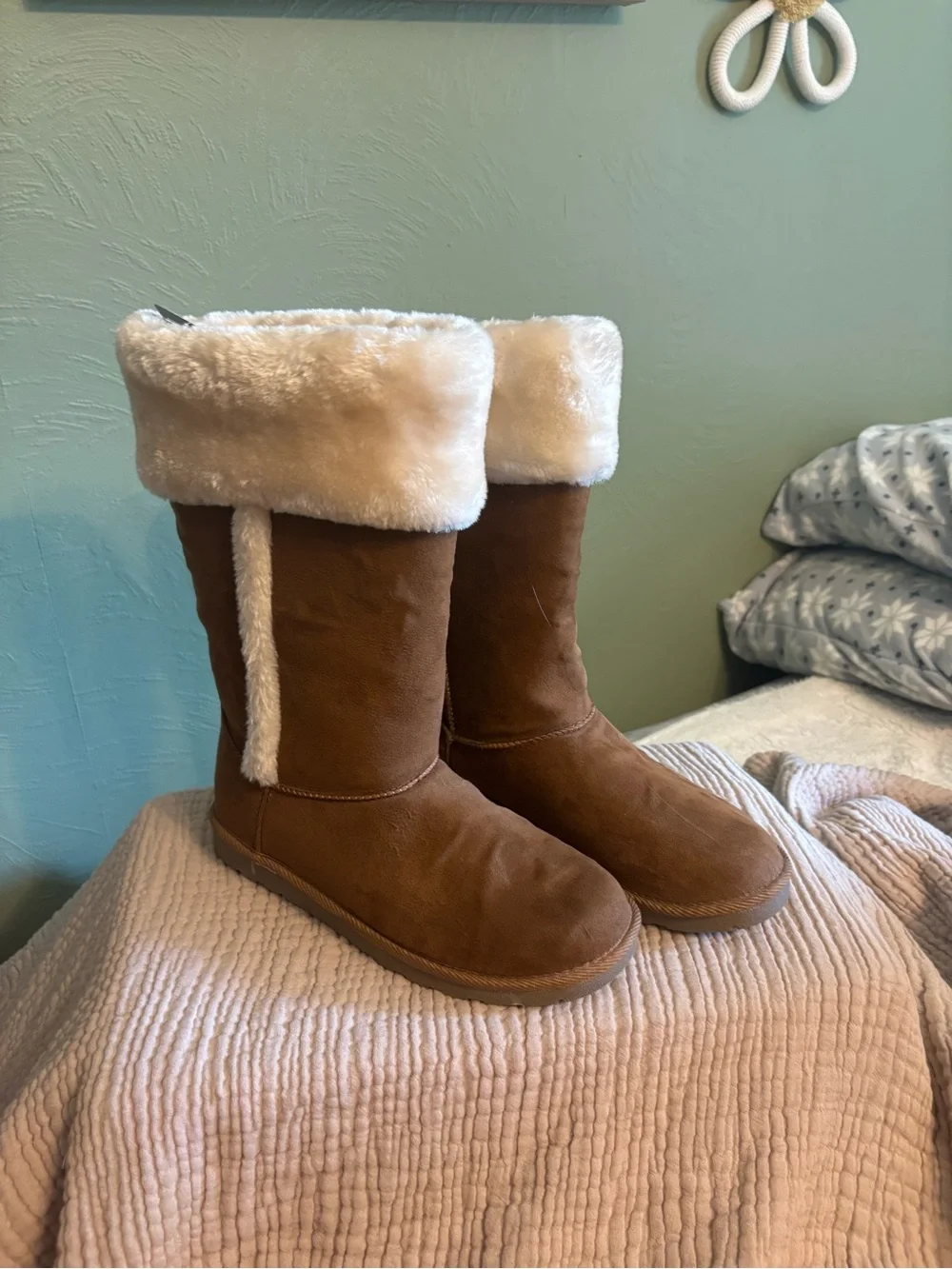 Arizona Jean Company Tan Suede Winter Boots with Cream Faux Fur Cuff